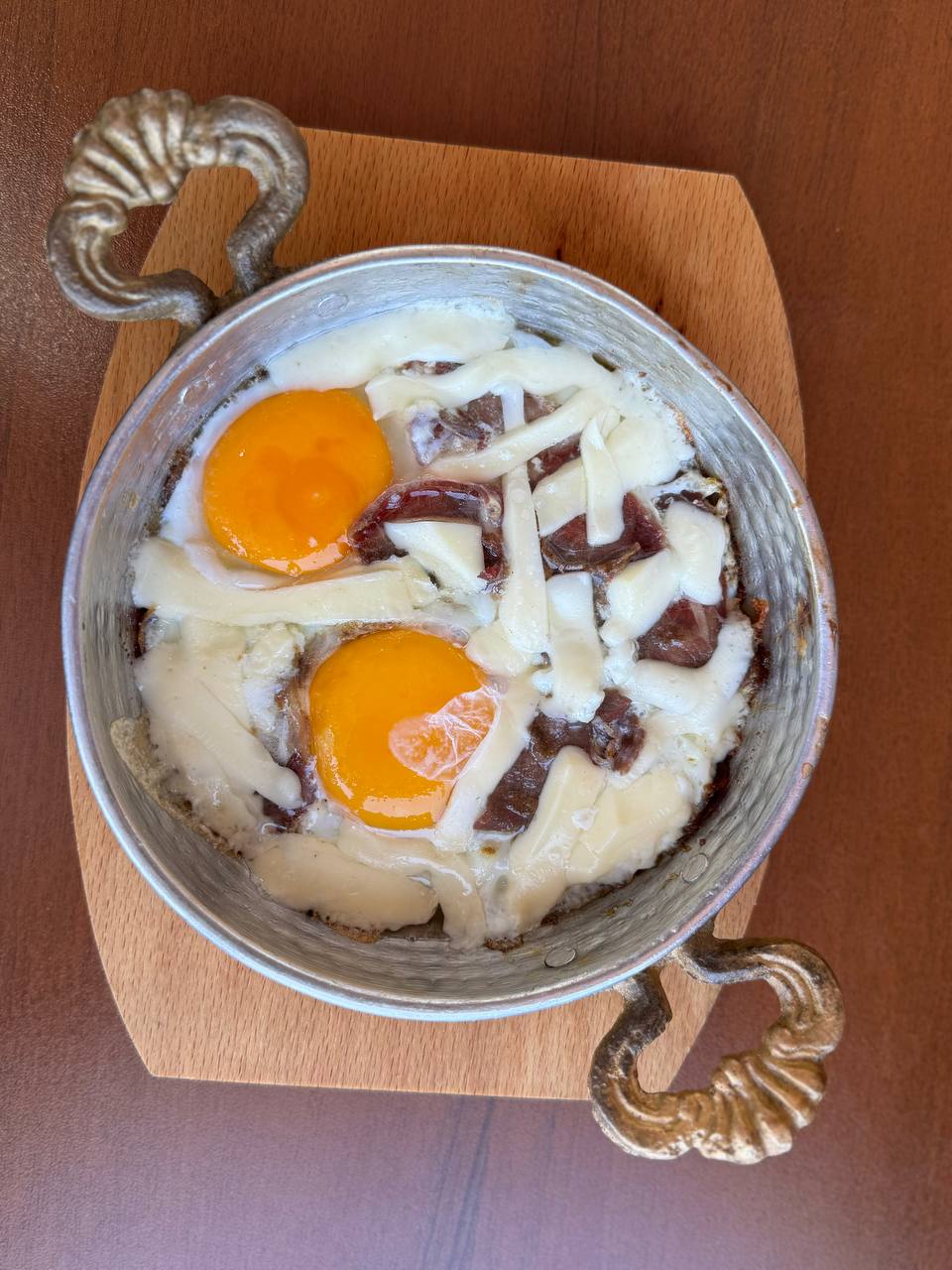 Pastırmalı Kaşarlı Yumurta